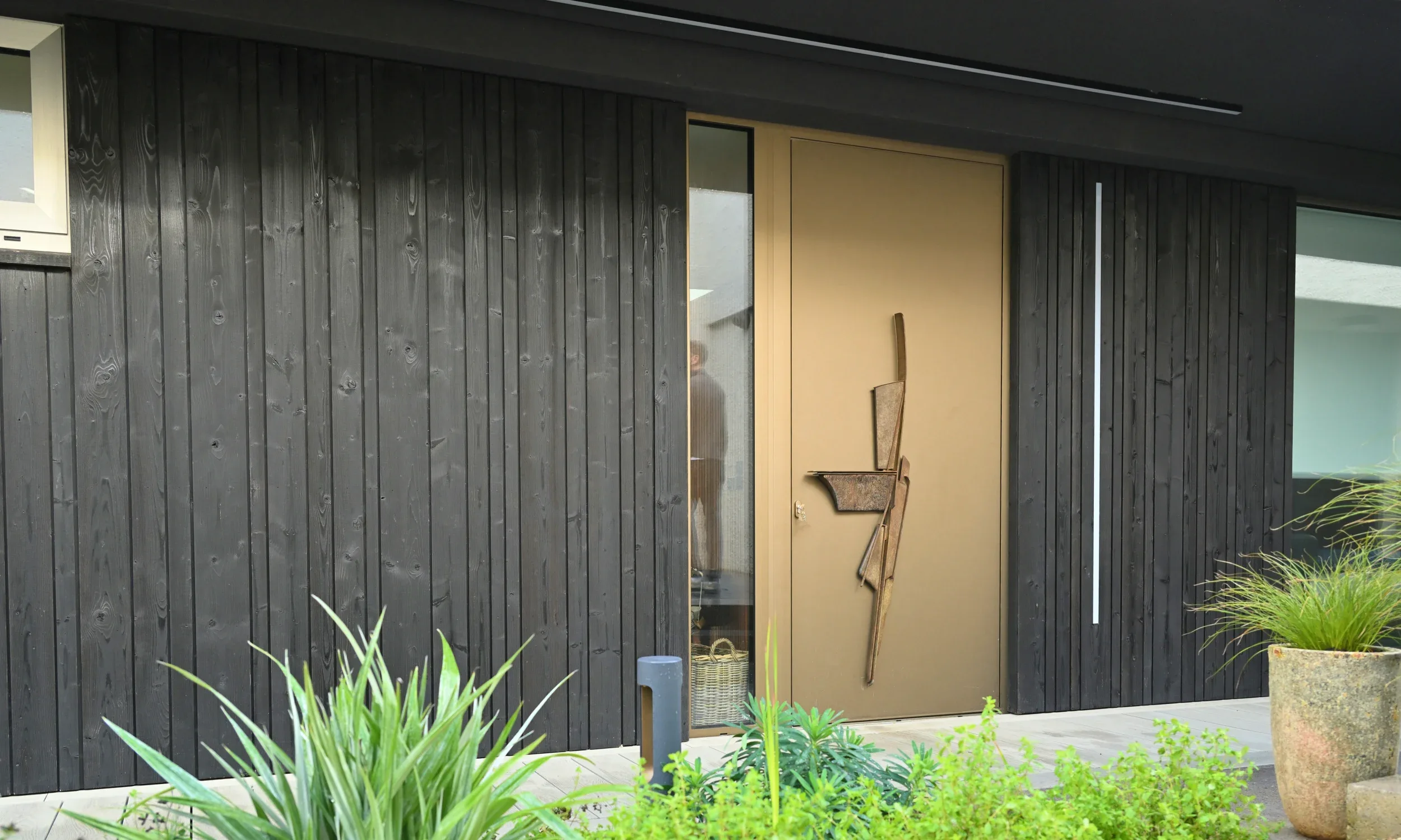 avara wood cladding on the cliff house